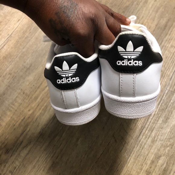 Black and white shell toe adidas - Picture 6 of 6